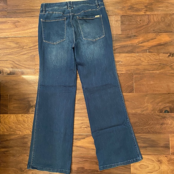 Jeans - Picture 2 of 2